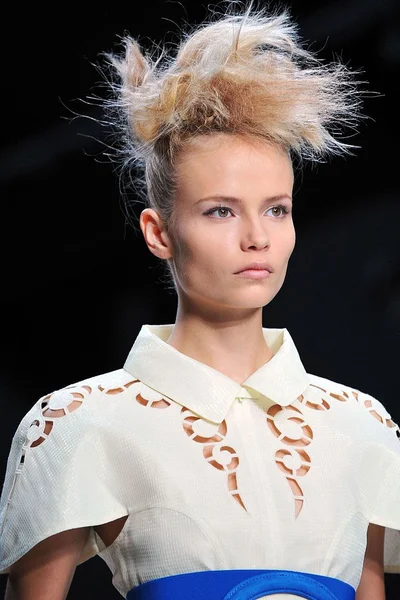 Look 50